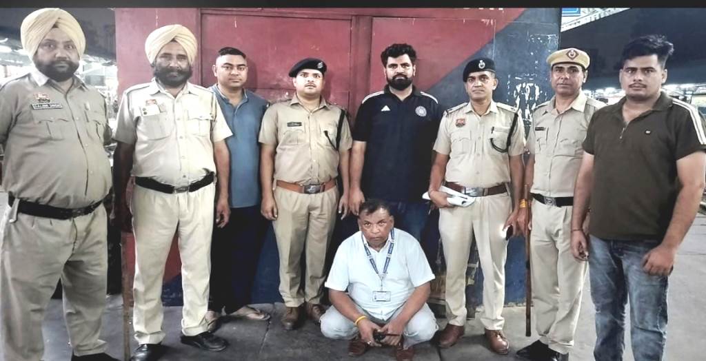 Fake Vigilance Officer Arrested for Extorting Money by Threatening TTE